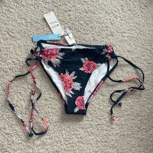 Cupshe Navy Floral Bikini Bottom with Pink Accents